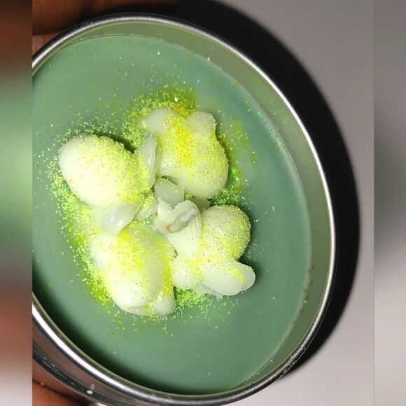 Hand crafted limited edition BumbleBee candle 2 oz - Picture 7 of 7